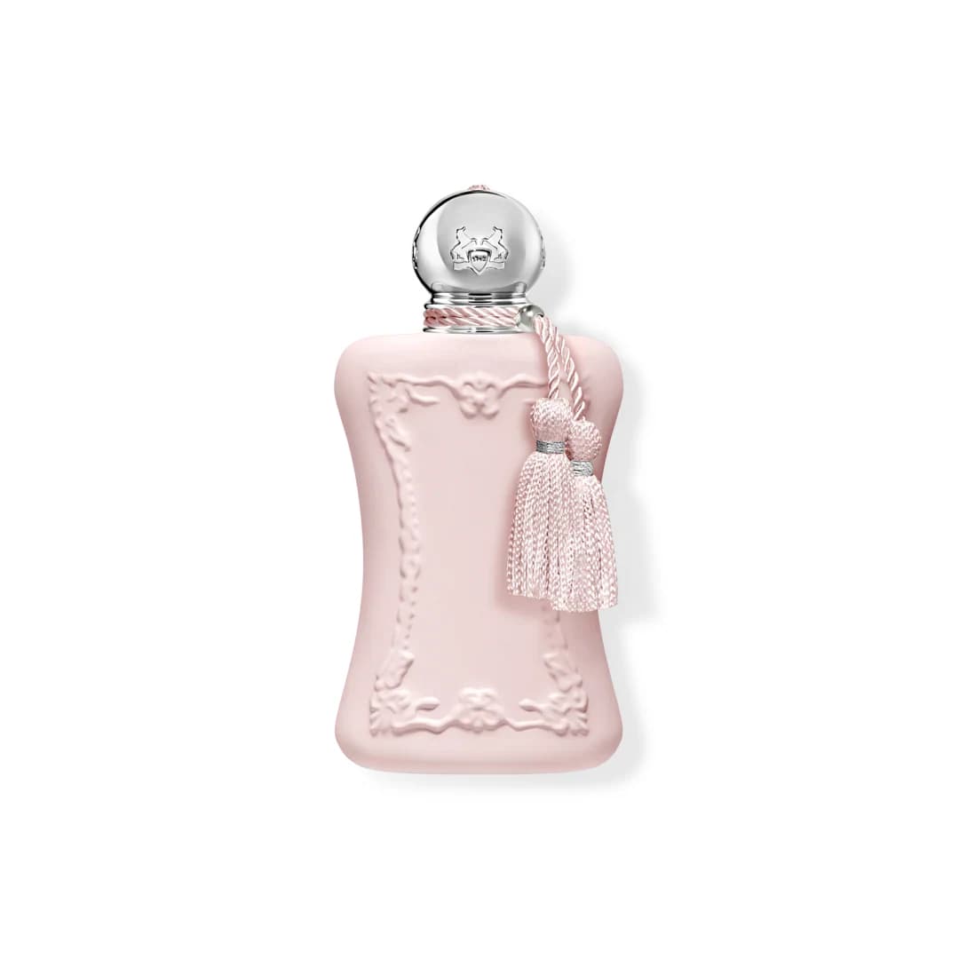 Delina da Parfums de Marly em fundo limpo